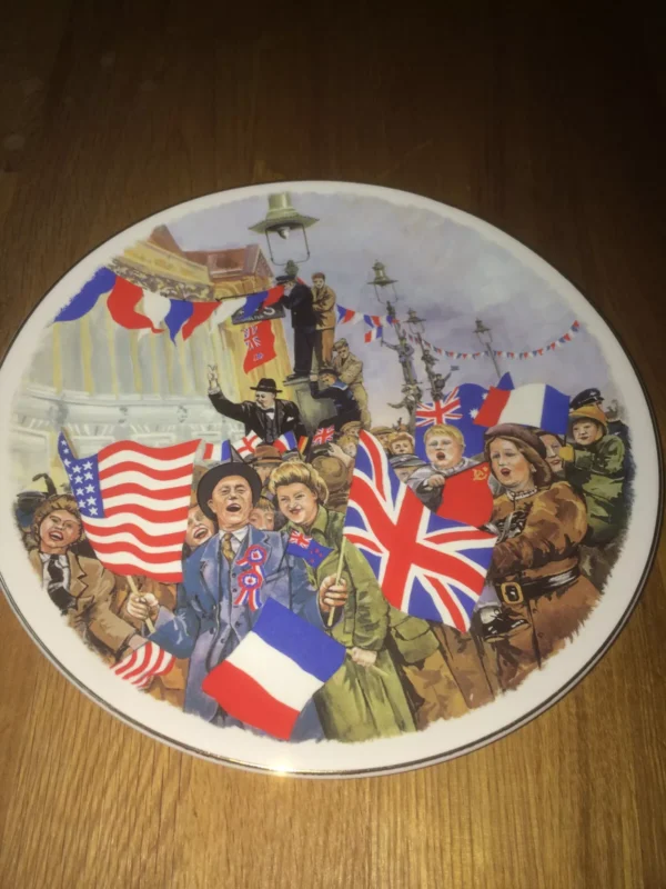 Vintage Argyle Staffordshire Bone China WWII VE / V.E. 50th Anniversary Plate - Image 5