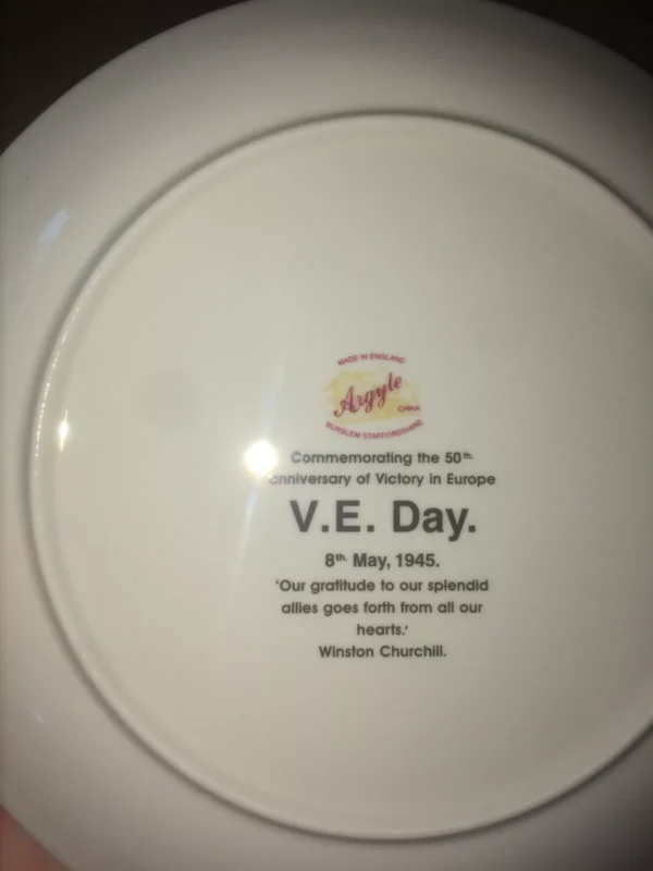 Vintage Argyle Staffordshire Bone China WWII VE / V.E. 50th Anniversary Plate - Image 7