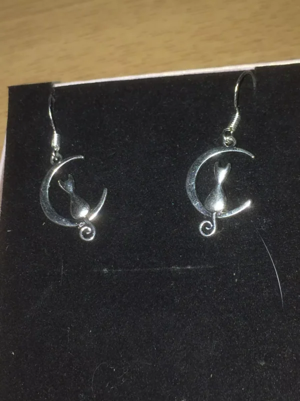 Stylish Girls/Womens Fine 925 Sterling Silver Cat And Moon Dangling Earrings