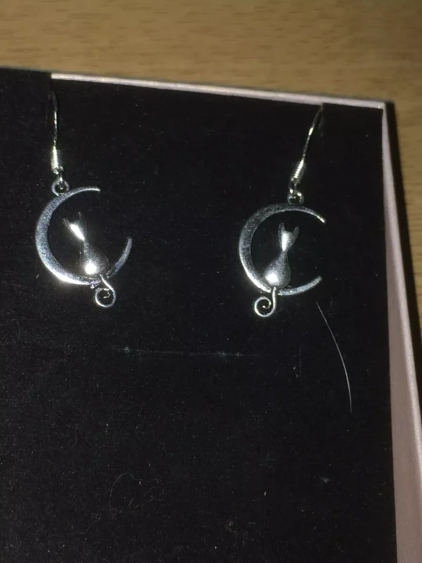 Stylish Girls/Womens Fine 925 Sterling Silver Cat And Moon Dangling Earrings - Image 3