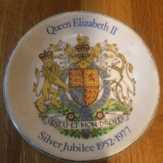 Queen Elizabeth II Silver Jubilee 1952-1977 Collectors Plate Wood&Sons Pre-owned