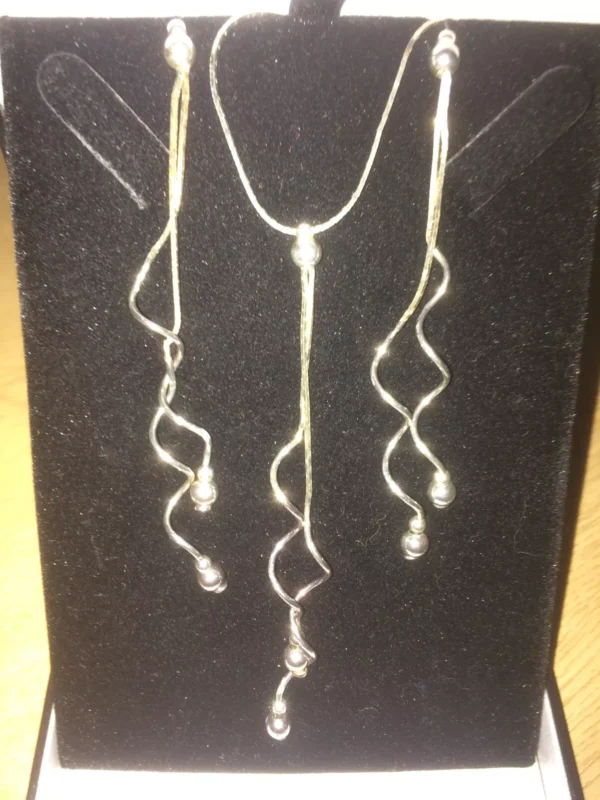 Vintage Fine 925 Italy Sterling Silver Box Necklace/Chain & Earrings with Balls - Image 2