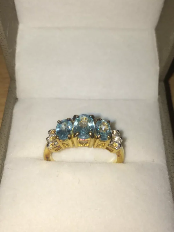 Vintage Pretty 925 Sterling Silver Ring with Real Topaz and CZ Diamonds / Stones