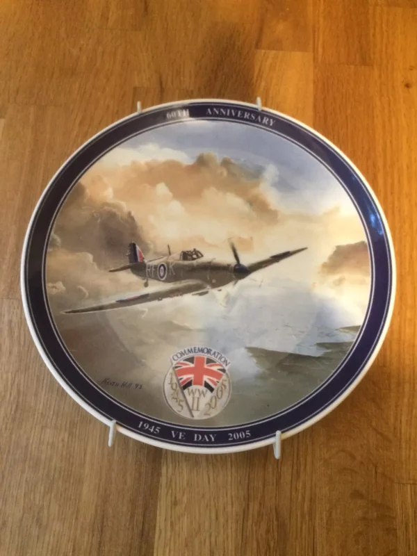 FULL SET Daily Mail Wedgwood VE Day 60th Anniversary 1945-2005 Plate RAF Bombers