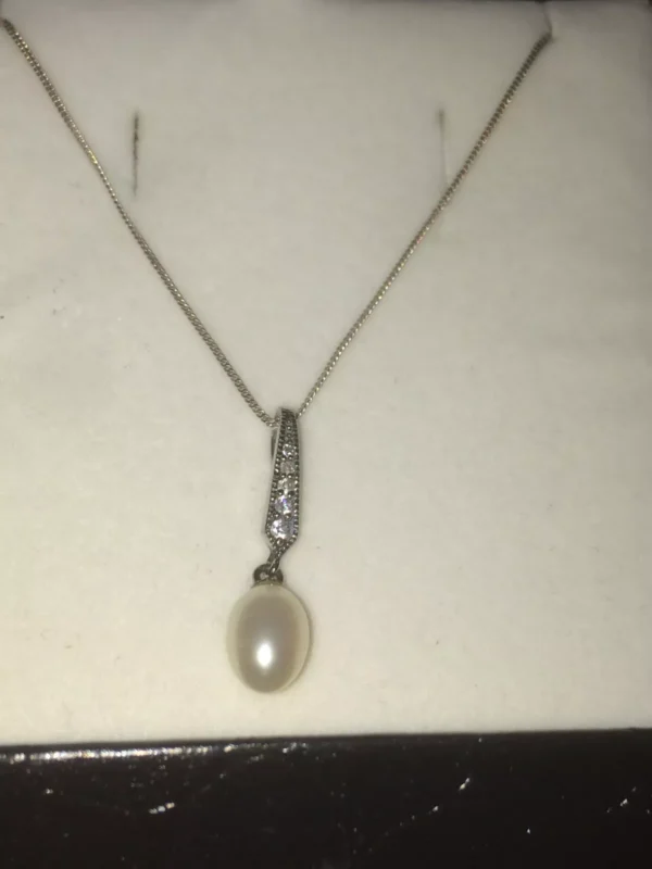 Warren James 925 Sterling Silver Chain/Necklace & Freshwater Pearl & CZ Diamonds - Image 2