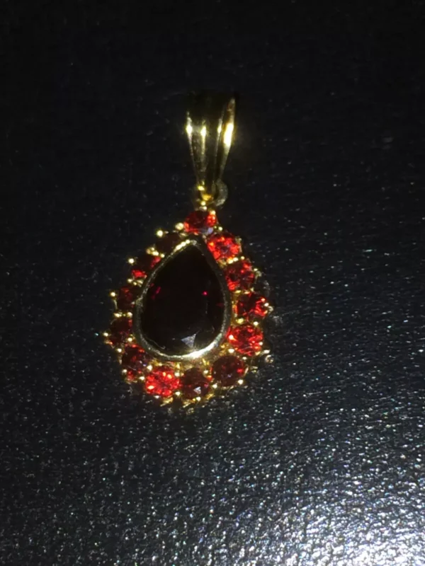 Fully Hallmarked Vintage 9ct Yellow Gold Chain Pendant With Garnet Stones